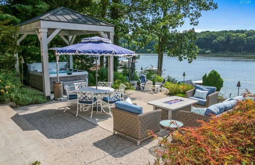 Saugatuck Villa | Waters Edge - Four Bedroom Villa, Sleeps 10