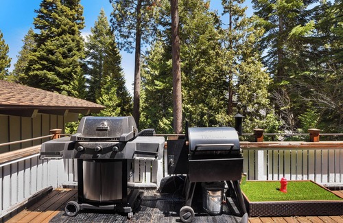 Tahoma Condo | Waters Edge Oasis | Shared Pool & Pier Access