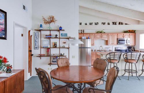 Tahoma House | Waters Edge Vista - HOA Pool & Pier Access