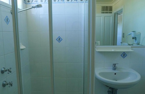 Woy Woy Hotel | Watersedge Motel