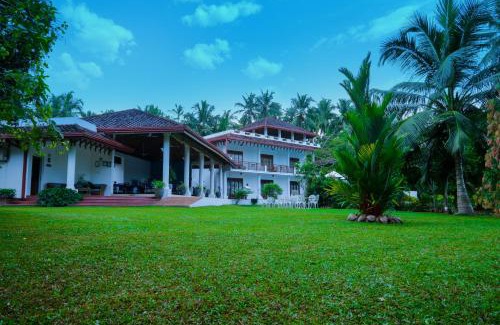 Hettimulla Resort | Waterside Bentota