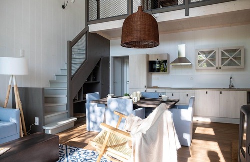 Maubray Villa | Waterside Elegance Retreat