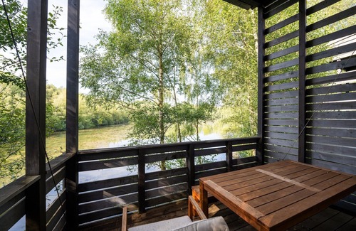 Maubray Villa | Waterside Elegance Retreat