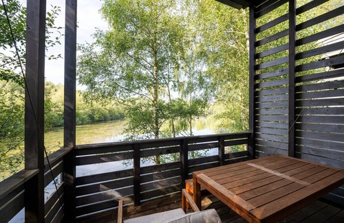 Maubray Villa | Waterside Elegance Retreat