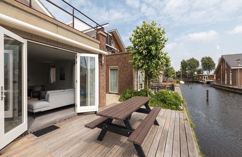 Municipality of Uitgeest Apartment | Waterside Escape with Easy Access