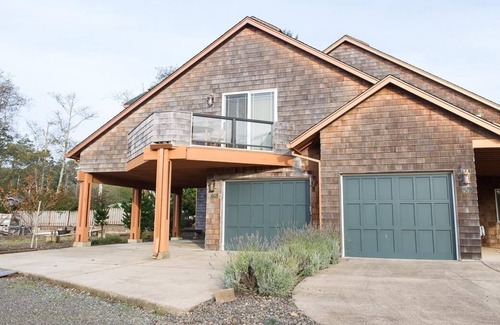 Rockaway Beach House | Waterside Family Fun