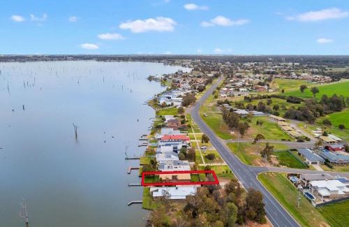 Mulwala House | Waterside Mulwala