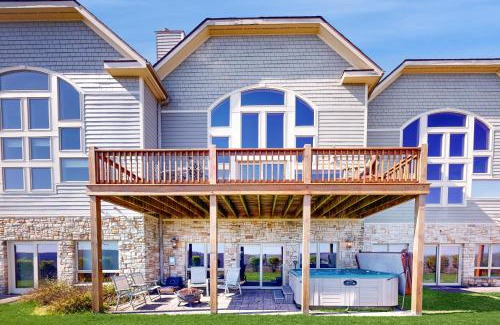 McHenry Apartment | Waterside Wilderness Retreat