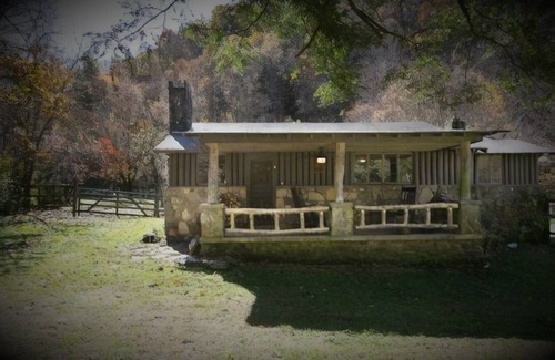 Canton Cabin | Waterstone Cottage - Escape to the Mountains!