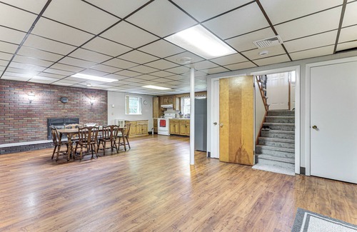 Oakville Cottage | Watertown Home w/Yard: 1 Mi to Echo Lake Park!