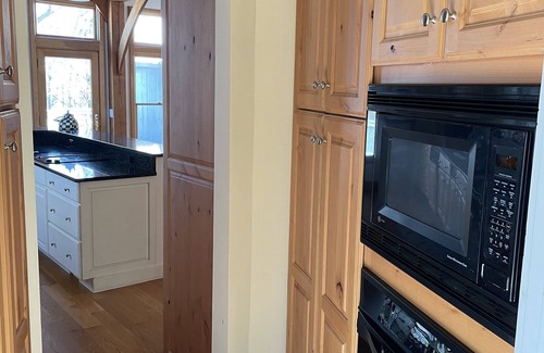 Oak Bluffs House | Waterview Farm Contemporary Island Home Walk to Beach and Farm Neck Golf Club