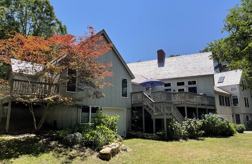 Oak Bluffs House | Waterview Farm Contemporary Island Home Walk to Beach and Farm Neck Golf Club