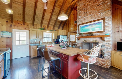 Cocoa House | Waterview home w/shared boat access, pier fishing, AC, W/D, WiFi