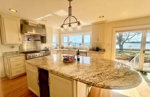 Hampton House | Waterview Oasis by Buckroe Beach