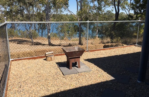Baffle Creek Cottage | WaterviewCottage river front accommodation 1086 coast road Baffle Creek