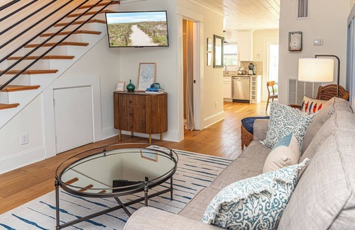Gulf Shores Condo | Waterway Wonder- Mins to The Wharf & Fishing- Pet Friendly