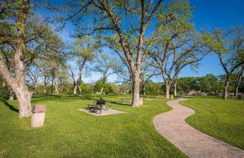 New Braunfels Condo | Waterwheel Escape - River access+2pools+4 hot tubs