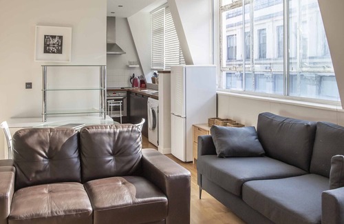 The City of London Apartment | Watling Street Residence 10