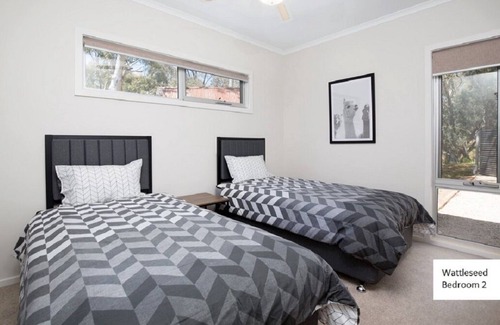 Homewood House | "Wattleseed" @ Yea Springs - affordable luxury right by the Railtrail