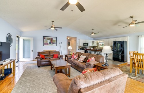 Spring City House | Watts Bar Lake Escape: Private Boat Dock + Ramp!