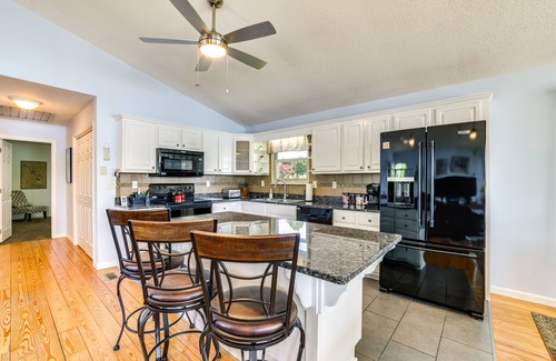 Spring City House | Watts Bar Lake Escape: Private Boat Dock + Ramp!