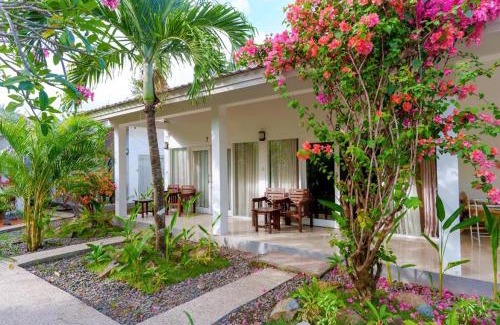 Kuta Bed & Breakfast | Wave Inn - beach house