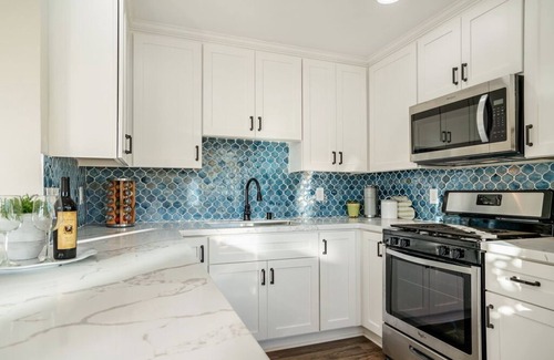 Oceanside House | "WAVE POOL" HOUSE! 1-Short Block to Ocean!