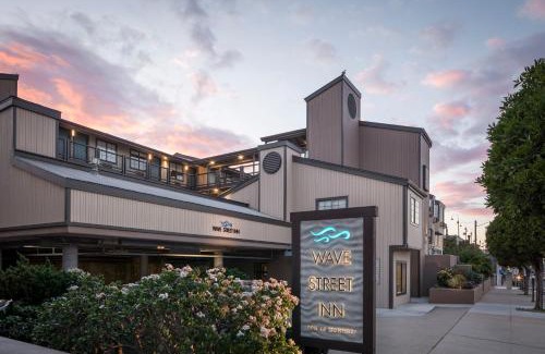 Lighthouse District Hotel | Wave Street Inn