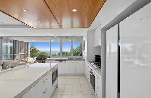 Point Lookout Apartment | Waves 11 is a stunning 3 bed 2 bath spacious apartment