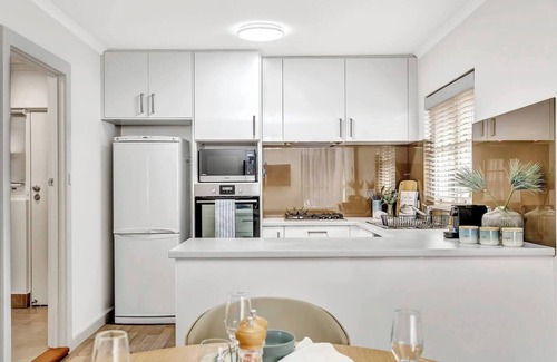 Glenelg North Apartment | Waves and Walks Close to Beach and Local Boutiques