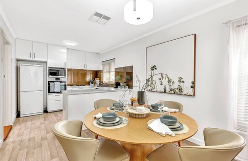 Glenelg North Apartment | Waves and Walks Close to Beach and Local Boutiques