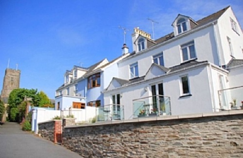 Stoke Fleming Apartment | Waves Apartment Devon | Sea-View Sanctuary | Walks, Beach Sauna, Pet-Friendly