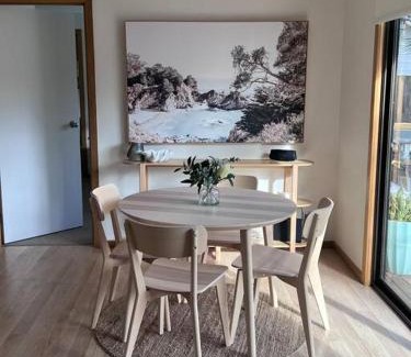 Cowes House | Waves & Whispers Family Retreat