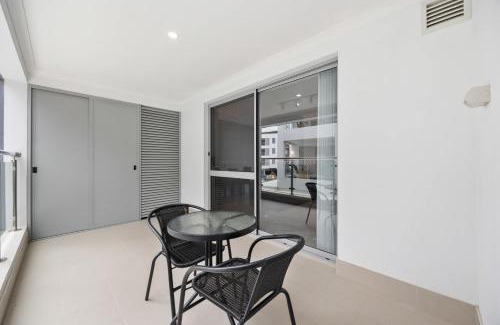 Rockingham Apartment | Waves Wine & a Warm Welcome 1BR by the Sea