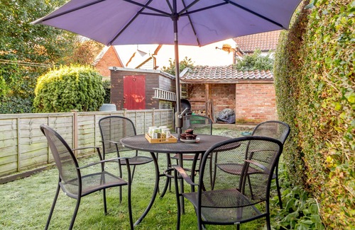 Martlesham Heath House | Wayfarer Cottage - Three Bedroom House, Sleeps 5