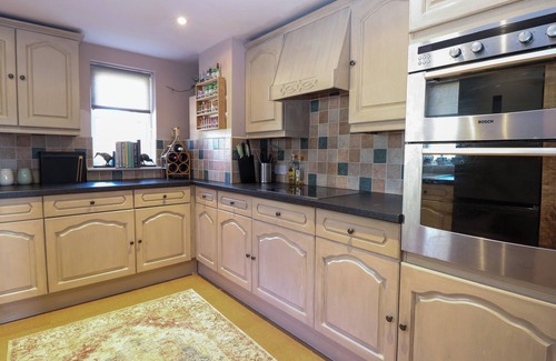 Irstead Cottage | WAYFORD MILL, family friendly, character holiday cottage in Wayford