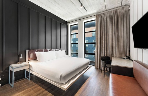 East Nashville Hotel | Waymore's Guest House & Casual Club