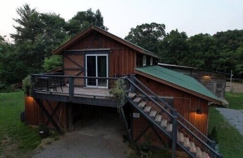 Waynesville House | Waynesville Horse Farm Converted Hay Loft - Horses Below!