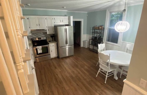 Columbia House | WB Stadium, Downtown, Smart TV, Wi-Fi