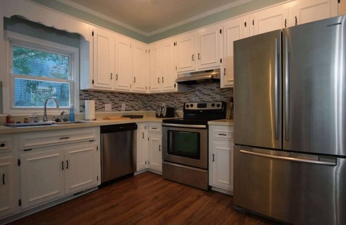 Columbia House | WB Stadium, Downtown, Smart TV, Wi-Fi