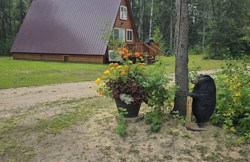 Wannaska Cabin | We are 22 mi from Warroad, 26 mi from Roseau, 2.3 mi from Hayes Lake State Park