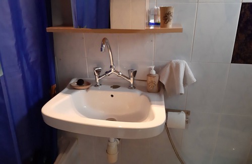 Spata-Artemida Apartment | We are a Greek family accommodation with very beautiful views of the mountain