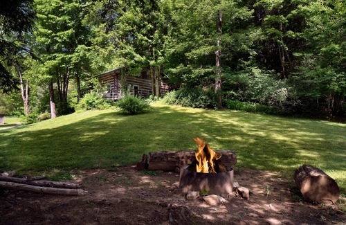 Greeneville Cabin | WE ARE OPEN! Authentic log cabin on Paint Creek, 0.5 mi to Appalachian Trail