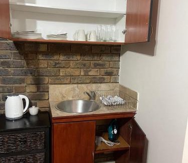 Rooihuiskraal House | We Love Properties Guest House