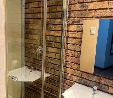 Rooihuiskraal House | We Love Properties Guest House