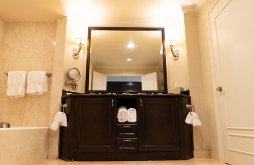 Barrier Island Apartment | We Pay Resort Fees! Direct Ocean View Hotel Dream Suite