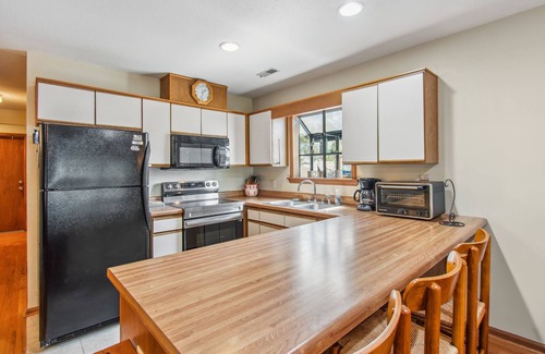 Tranquil Harbour House | "Weaver's Inn-Let" 2 Bedroom 1.5 Bath Home in the Woodlands