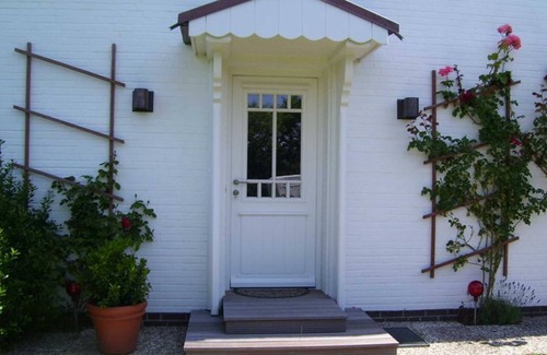 Nieblum House | Weaving part of the house with garden