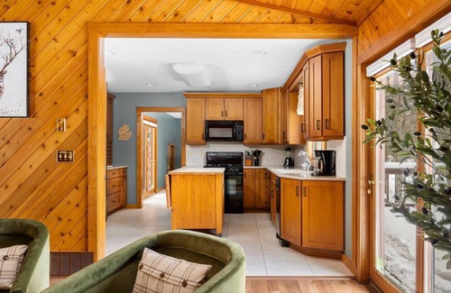 Bellaire House | Weber | Traeger | Beach | Hot Tub | Sauna | Pool