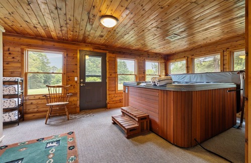 Bellaire House | Weber | Traeger | Beach | Hot Tub | Sauna | Pool
